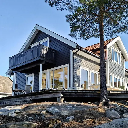 Awesome In With House Sea View